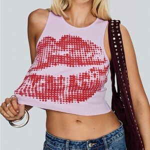 Size 0 Princess Polly Pink Lip Print Crop Top